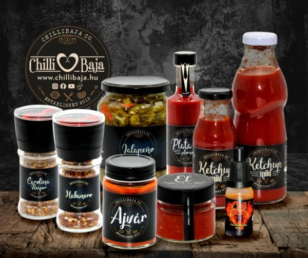 Friss chili paprikák kézzel válogatva